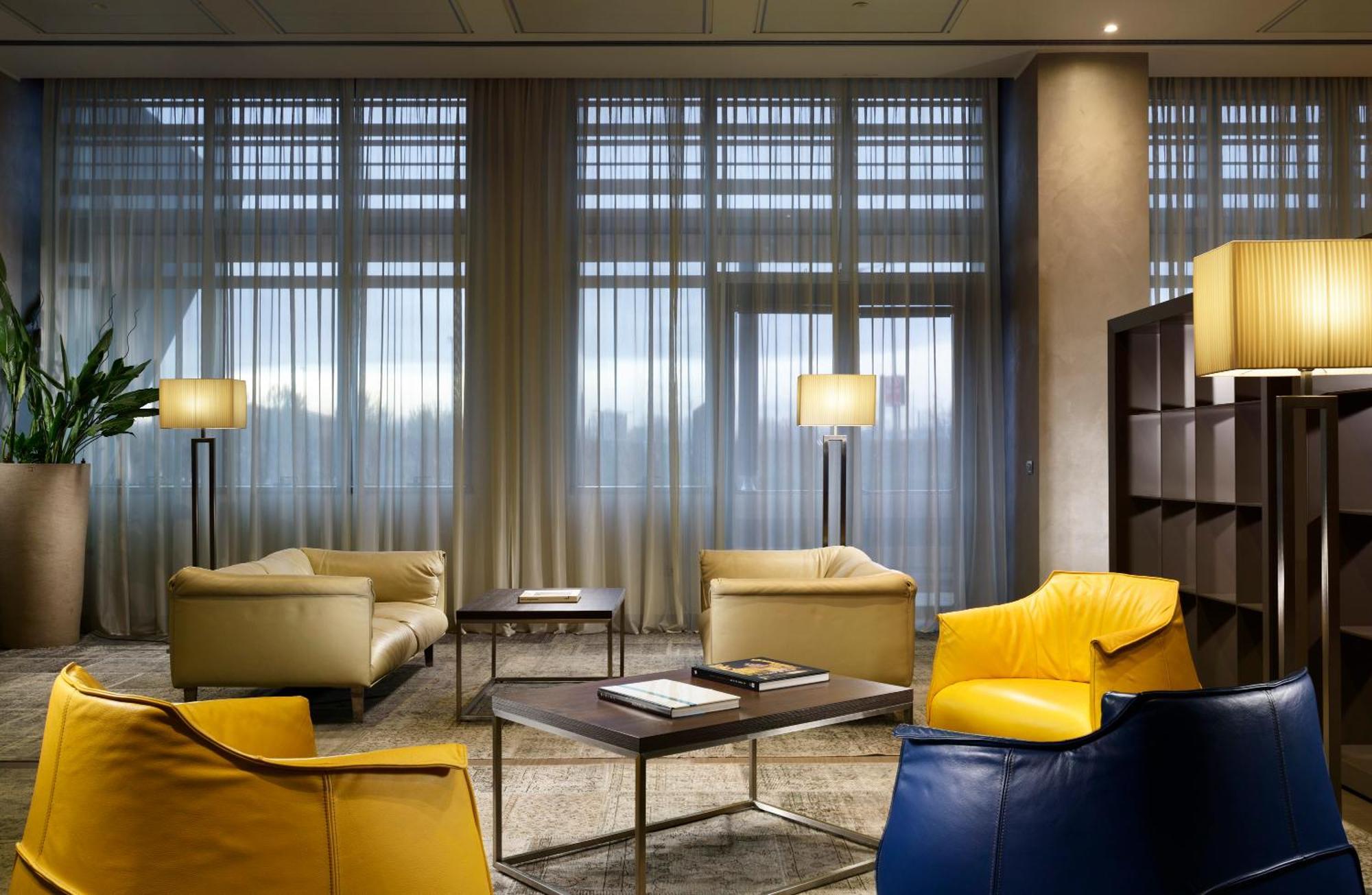 Una Hotels San Vitale Bologna — Fotos 3